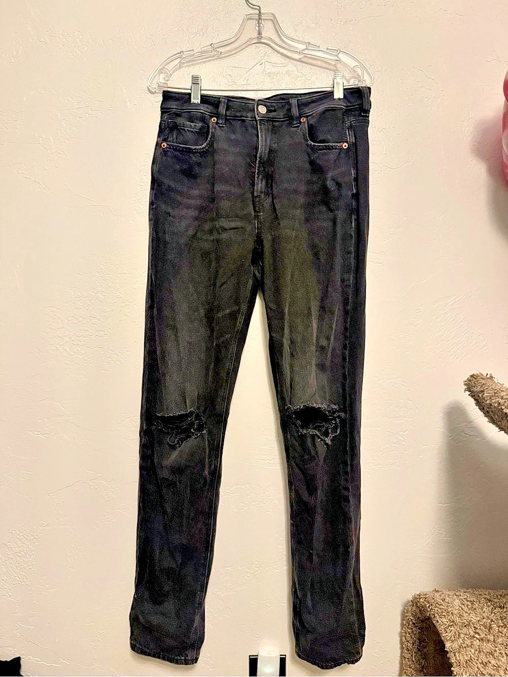 American Eagle Black Mom Jeans